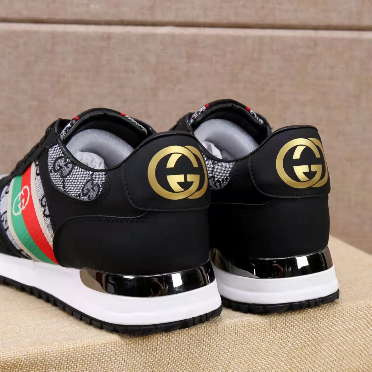 p420 [Gucci Sports Men's Shoes] Gucci fashionable casual men's shoes 🇨🇳Original 1:1 mold, new model debuts first 💯Not high-profile but avant-garde, simple, low-key and fashionable, super versatile style 🌿Original cowhide production ➕Sheepskin lining🎋The version is comfortable on the feet, first-class workmanship🍍38-44 Large quantities in stock